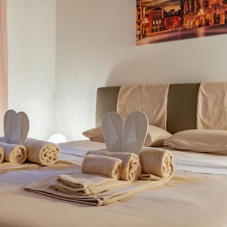 -Near Arena & Giuletta- Pet Friendly Mazzini Palace ヴェローナ エクステリア 写真