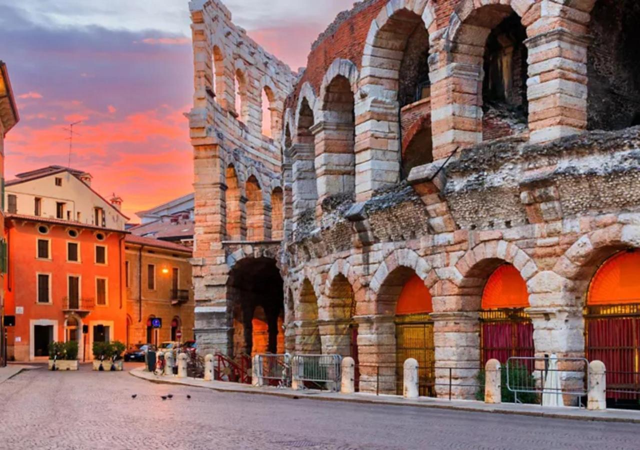 -Near Arena & Giuletta- Pet Friendly Mazzini Palace ヴェローナ エクステリア 写真
