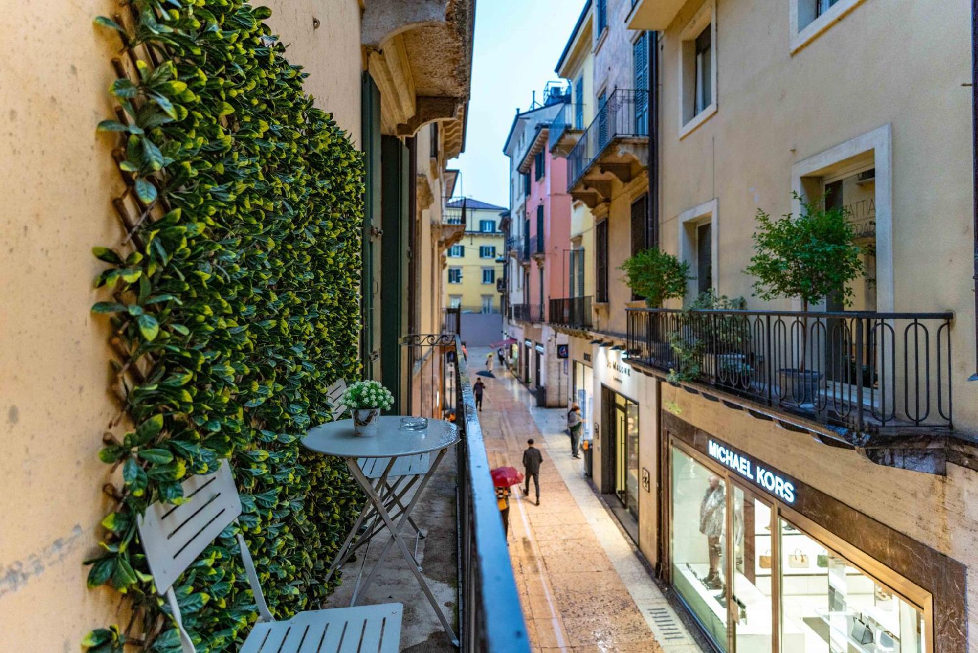 -Near Arena & Giuletta- Pet Friendly Mazzini Palace ヴェローナ エクステリア 写真